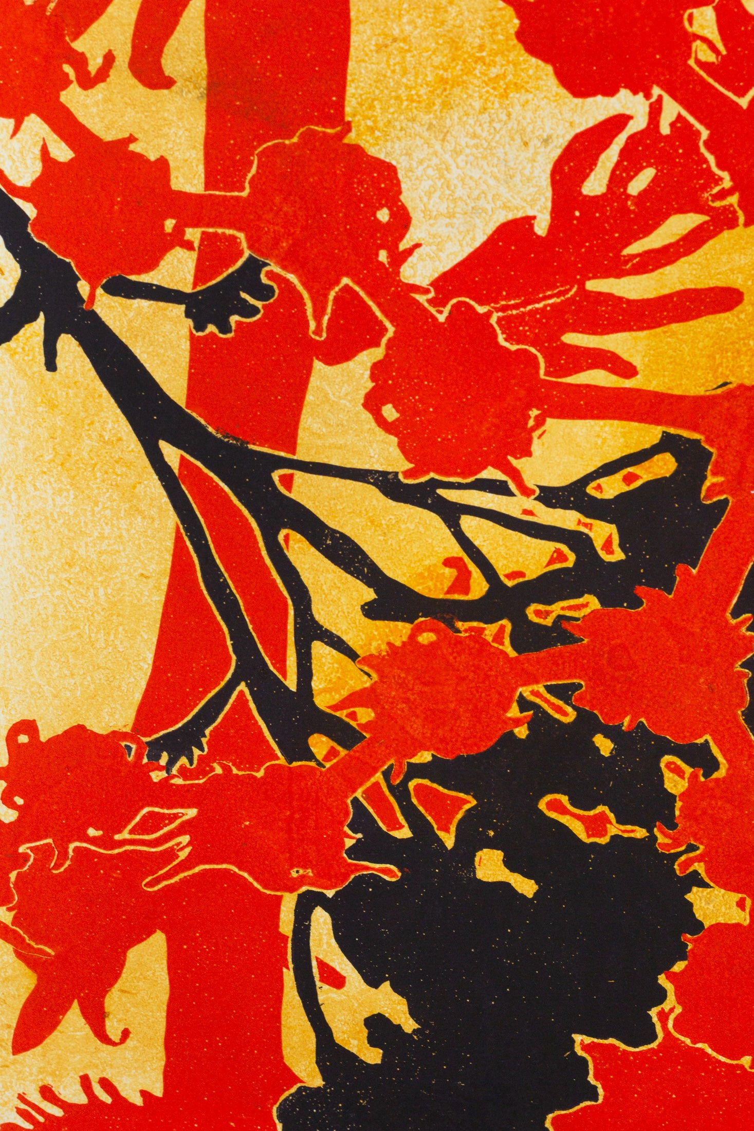 Abstraktes Pflanzenmotiv in kräftigem Rot, Schwarz und Gelb mit überlagernden Formen und kontrastreicher Flächenwirkung – Abstract plant motif in vivid red, black and yellow with layered shapes and strong contrasts.